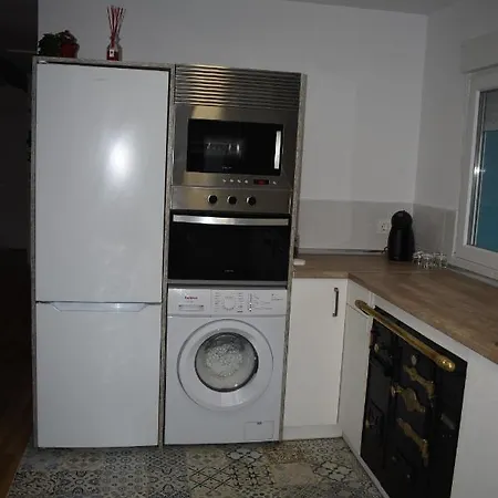 Casa de Férias La Casa Azul, Un Oasis De Calma, Vistas Impresionantes Con Piscina, Saltador, Barbacoa Y Acceso Al Río Asón *