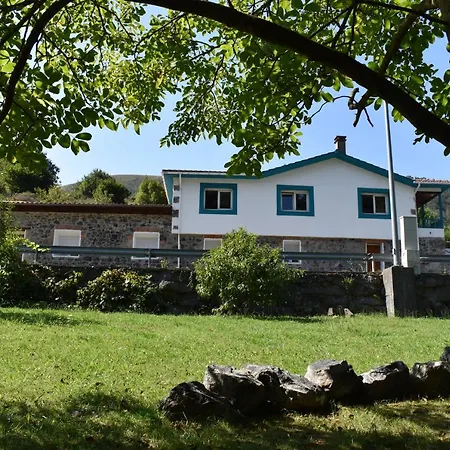 Сasa de vacaciones La Casa Azul, Un Oasis De Calma, Vistas Impresionantes Con Piscina, Saltador, Barbacoa Y Acceso Al Rio Ason Ramales de la Victoria
