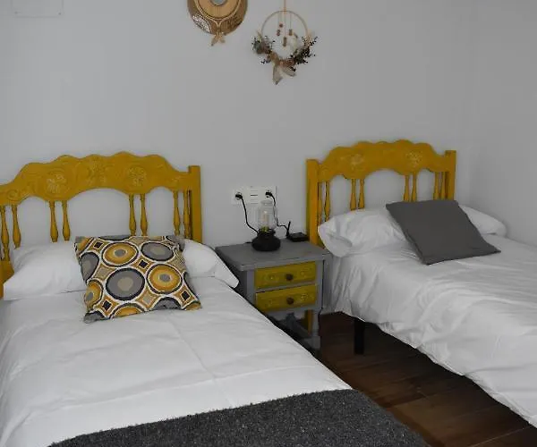 Holiday home La Casa Azul, Un Oasis De Calma, Vistas Impresionantes Con Piscina, Saltador, Barbacoa Y Acceso Al Rio Ason Ramales de la Victoria