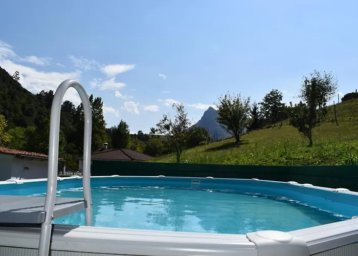 La Casa Azul, Un Oasis De Calma, Vistas Impresionantes Con Piscina, Saltador, Barbacoa Y Acceso Al Rio Ason Holiday home Ramales de la Victoria