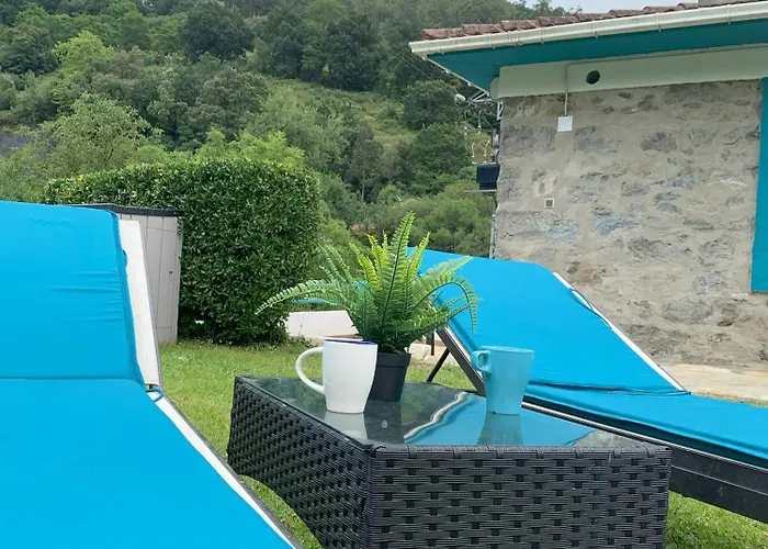 Holiday home La Casa Azul, Un Oasis De Calma, Vistas Impresionantes Con Piscina, Saltador, Barbacoa Y Acceso Al Rio Ason *