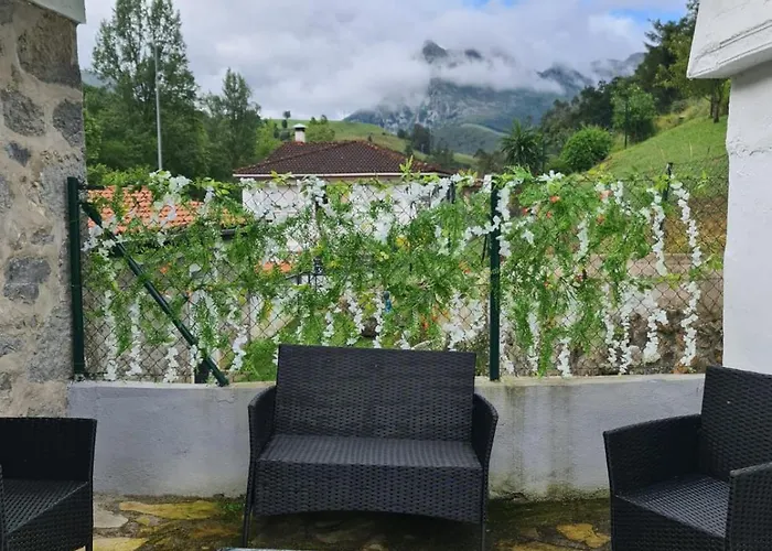 Holiday home La Casa Azul, Un Oasis De Calma, Vistas Impresionantes Con Piscina, Saltador, Barbacoa Y Acceso Al Rio Ason Ramales de la Victoria