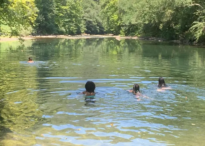 Holiday home La Casa Azul, Un Oasis De Calma, Vistas Impresionantes Con Piscina, Saltador, Barbacoa Y Acceso Al Rio Ason Ramales de la Victoria